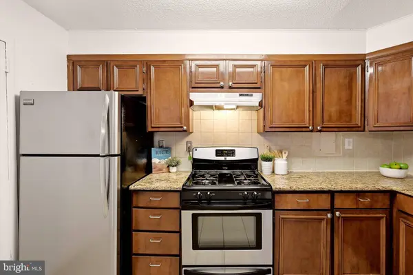 1300 ARMY NAVY DR #805, Arlington, VA 22202