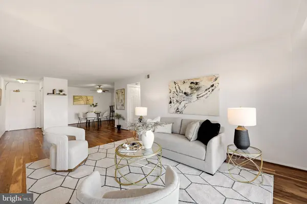 1300 ARMY NAVY DR #805, Arlington, VA 22202