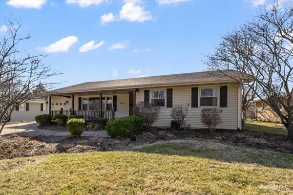 1060 Laurel DR, Aurora, IL 60506