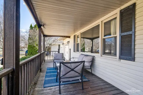 1060 Laurel DR, Aurora, IL 60506