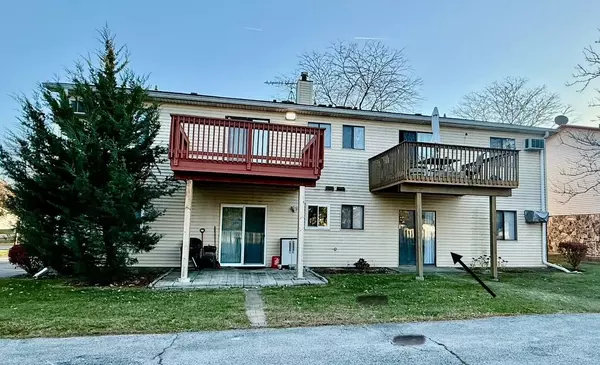 376 Echo LN #1, Aurora, IL 60504