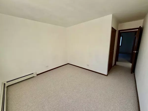 376 Echo LN #1, Aurora, IL 60504