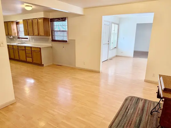 740 N Elmwood DR, Aurora, IL 60506