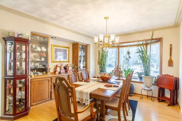 3104 Pendleton CT, St. Charles, IL 60175