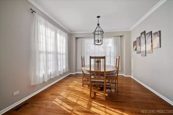 2724 Briargate CT, West Chicago, IL 60185