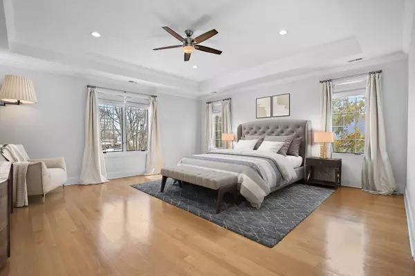 330 S Benton ST, Palatine, IL 60067