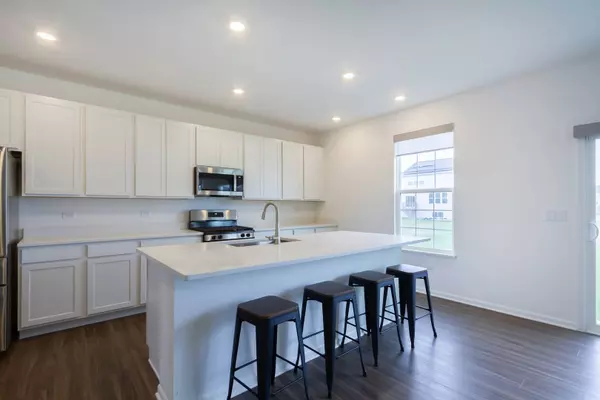 1248 Marlisle DR, Hampshire, IL 60140