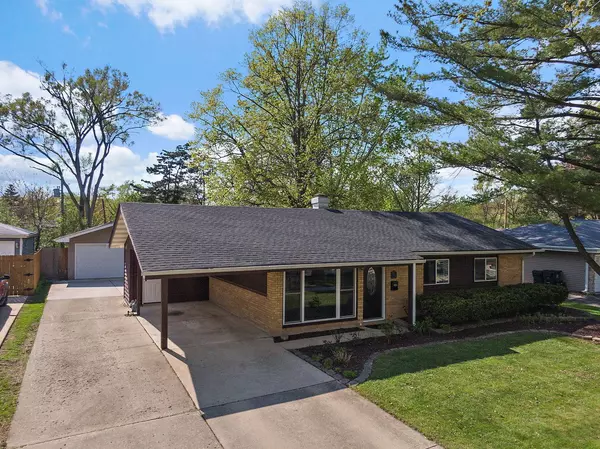 710 Olive ST, Hoffman Estates, IL 60169