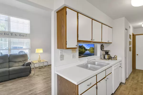 129 Hazelnut DR, Streamwood, IL 60107