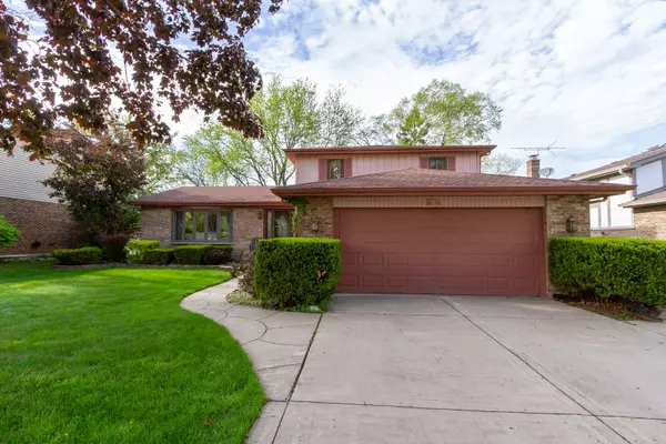 574 Sandpebble DR, Schaumburg, IL 60193