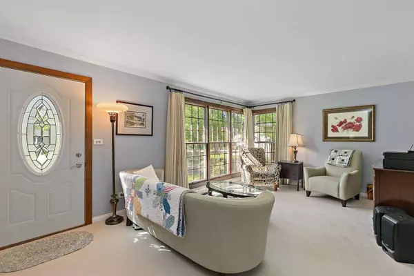 3101 Saint James ST, Rolling Meadows, IL 60008