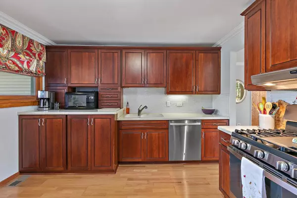 3101 Saint James ST, Rolling Meadows, IL 60008