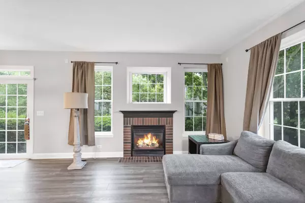 2451 Stonegate RD #2451, Algonquin, IL 60102