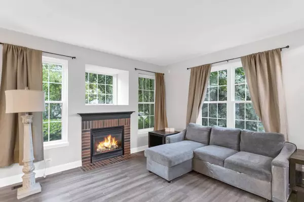 2451 Stonegate RD #2451, Algonquin, IL 60102