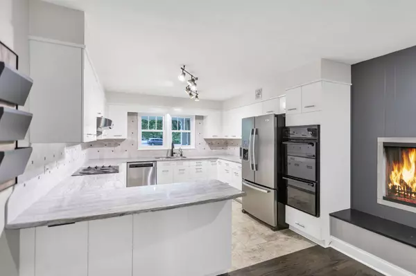 2S579 Partridge RD, Batavia, IL 60510