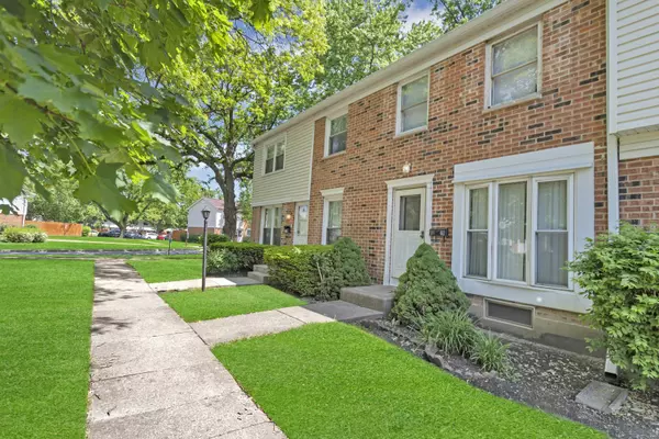 3162 Norwood CT, Streamwood, IL 60107