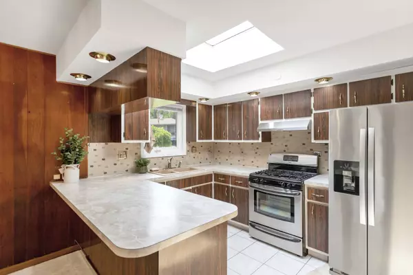 30W501 Lies RD, West Chicago, IL 60185