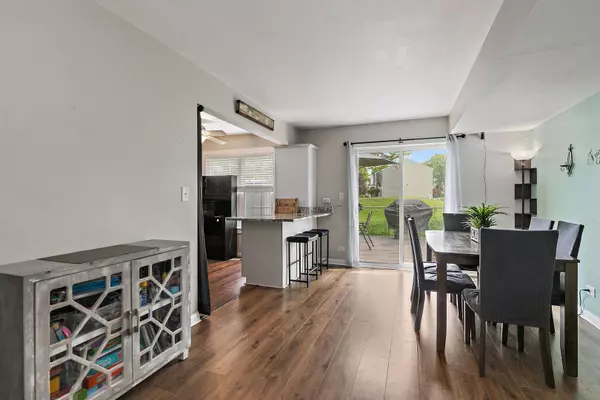 29W437 Butternut LN, Warrenville, IL 60555