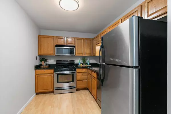 263 S Clubhouse DR #126, Palatine, IL 60074