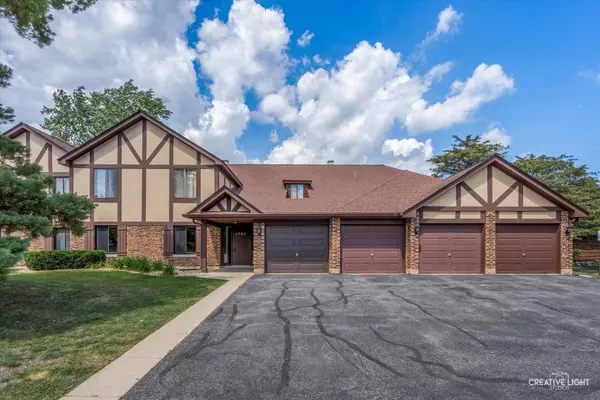 1703 LAKECLIFFE DR #D, Wheaton, IL 60189