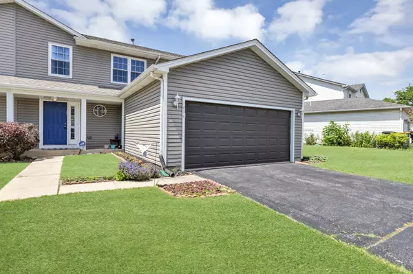 1004 Oak Ridge DR, Streamwood, IL 60107