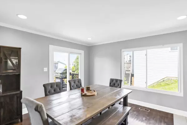 1004 Oak Ridge DR, Streamwood, IL 60107