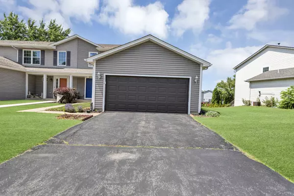 1004 Oak Ridge DR, Streamwood, IL 60107