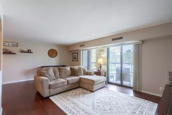 1505 E Central RD #211B, Arlington Heights, IL 60005