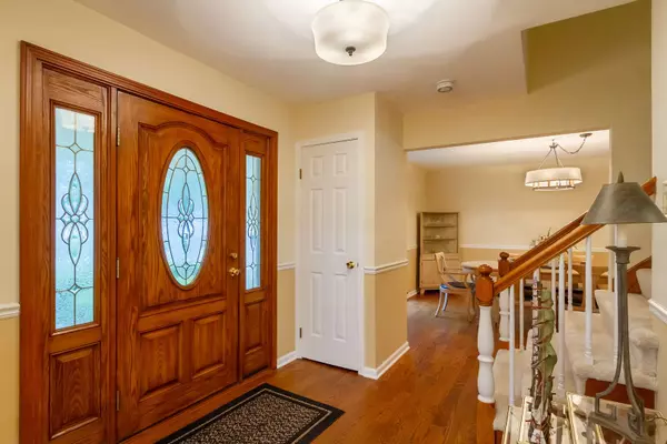 1304 W Whytecliff RD, Palatine, IL 60067