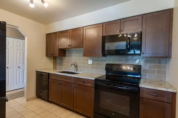 1505 E Central RD #211B, Arlington Heights, IL 60005