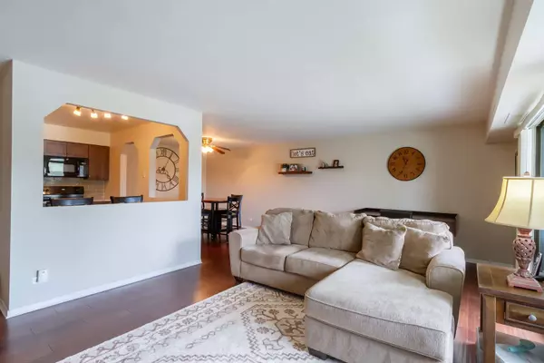 1505 E Central RD #211B, Arlington Heights, IL 60005