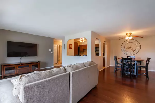 1505 E Central RD #211B, Arlington Heights, IL 60005