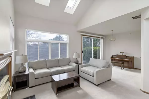 1100 E Cambria LN, Lombard, IL 60148