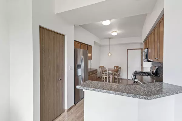 1100 E Cambria LN, Lombard, IL 60148