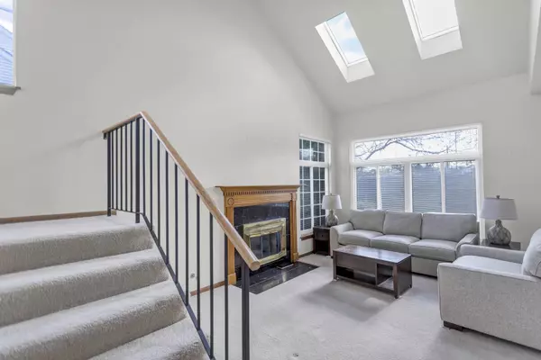 1100 E Cambria LN, Lombard, IL 60148