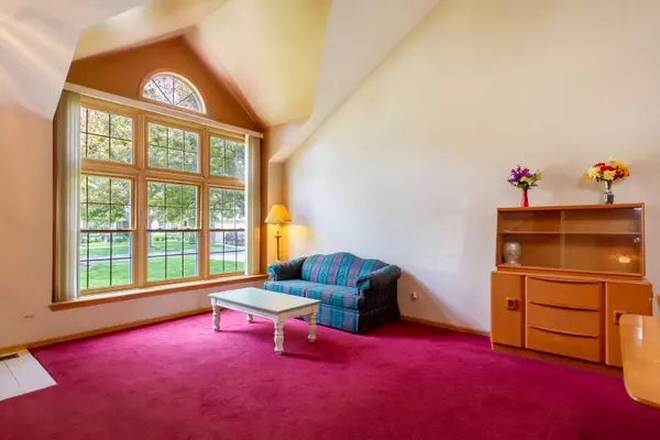 534 Philip DR, Bartlett, IL 60103