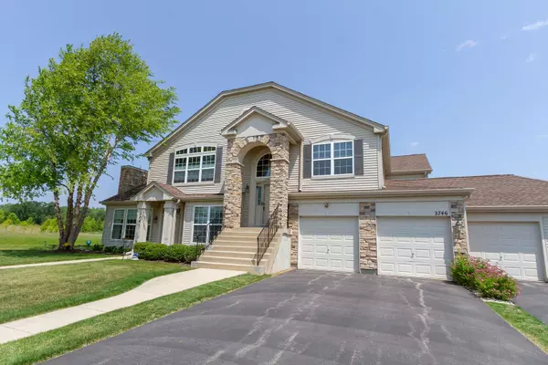 2746 Acorn CT #2746, West Dundee, IL 60118