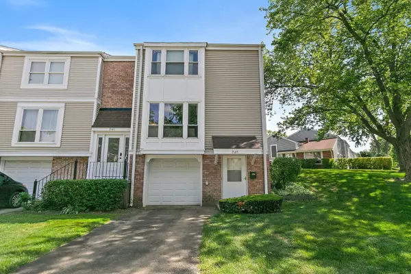 2165 Greystone PL, Hoffman Estates, IL 60169