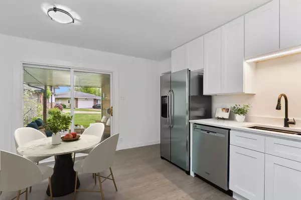 610 Catalpa LN, Bartlett, IL 60103