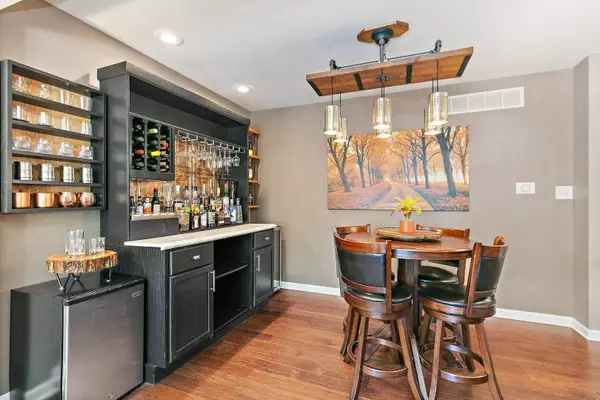 2165 Greystone PL, Hoffman Estates, IL 60169