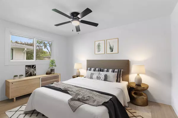 610 Catalpa LN, Bartlett, IL 60103