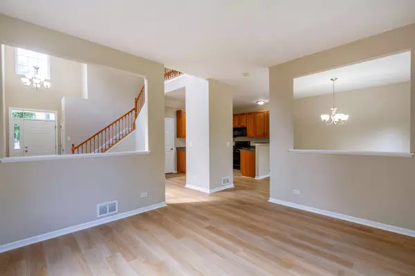 533 TELLURIDE DR, Gilberts, IL 60136