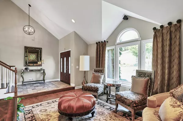 870 Malibu CT, Carol Stream, IL 60188