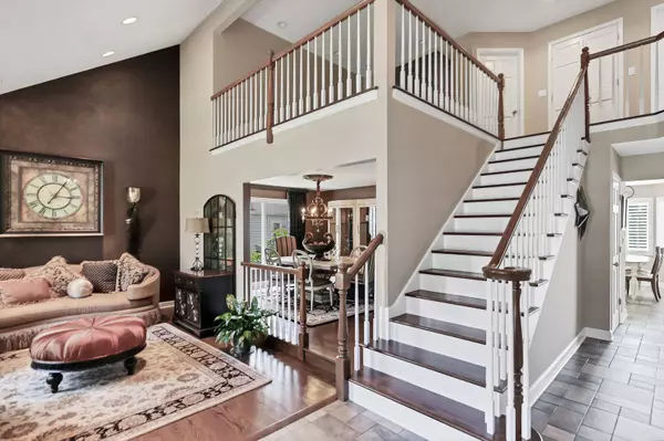 870 Malibu CT, Carol Stream, IL 60188