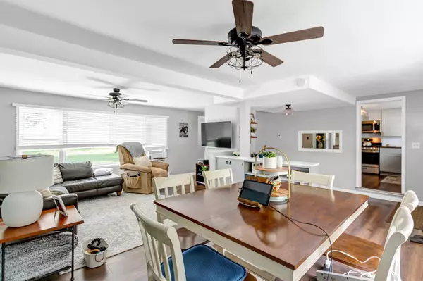 41W625 US Highway 20, Hampshire, IL 60140