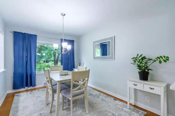 285 Illinois ST, Crystal Lake, IL 60014