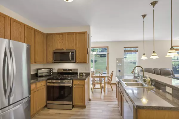 6552 Marble LN, Carpentersville, IL 60110