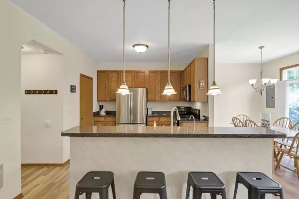 6552 Marble LN, Carpentersville, IL 60110