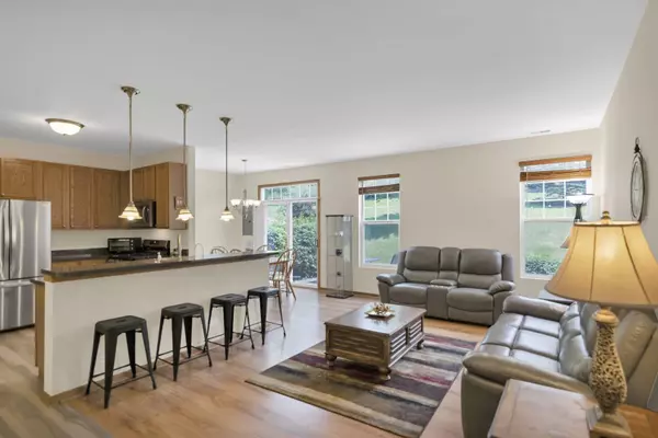 6552 Marble LN, Carpentersville, IL 60110