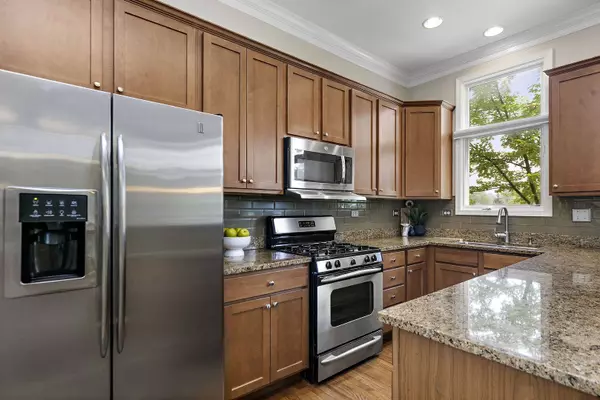 84 N Smith ST, Palatine, IL 60067